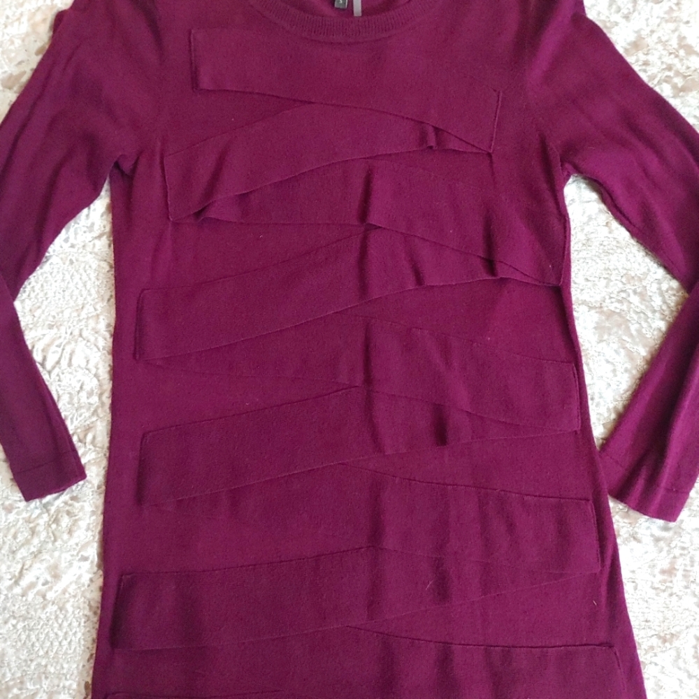 Small 3/4 sleeve layered sweater